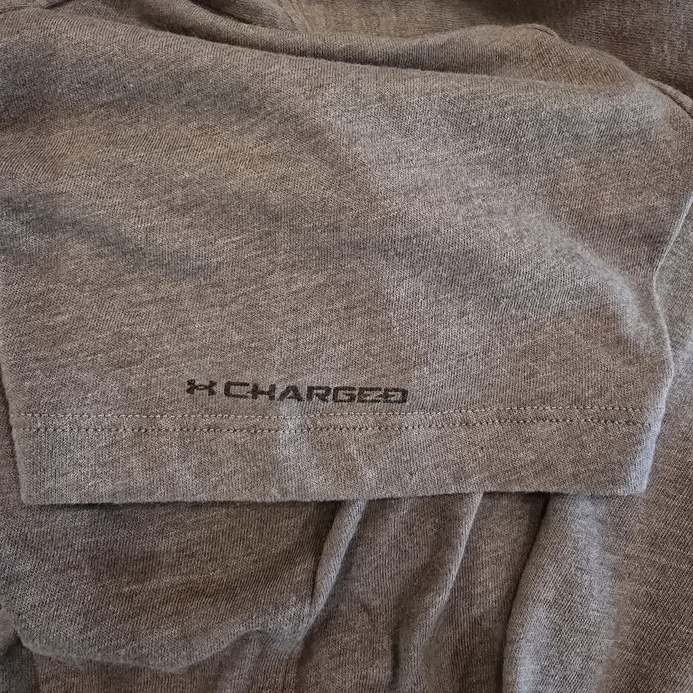Under Armour Tshirt Medium - Picture 4 of 7